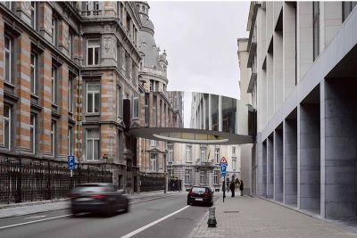 Une passerelle unique garantit aux parlementaires une traversée au sec