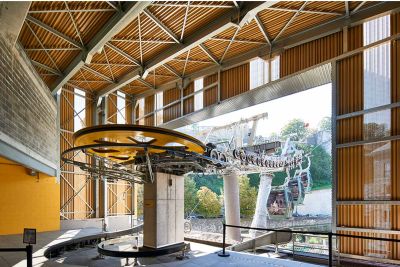 Goudkleurige stalen gevels voor Naamse kabelbaan voor een buitengewoon project